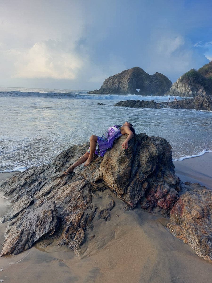 LiniuxM's tweet photo. Disfrutando en #Zipolite #playanudista #OaxacaMéxico Febrero 2022 https://t.co/x1KOj68C1N