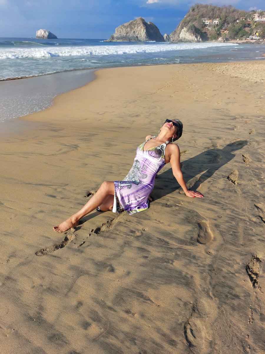 LiniuxM's tweet photo. Disfrutando en #Zipolite #playanudista #OaxacaMéxico Febrero 2022 https://t.co/x1KOj68C1N