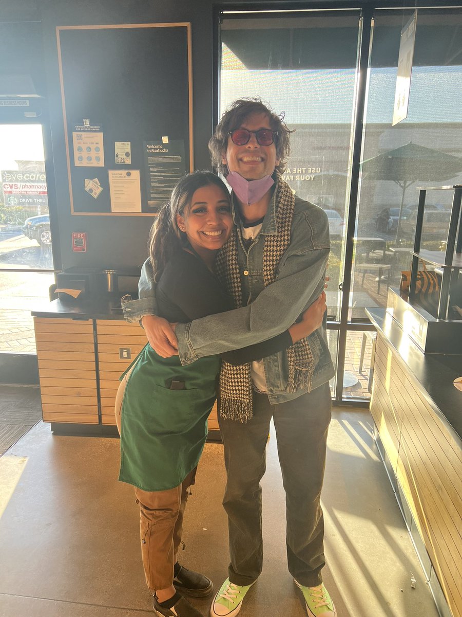 jaassmmmiinne's tweet photo. not only did i meet this man but on his birthday too 😩😭🤍 https://t.co/TaNAFYMpKZ