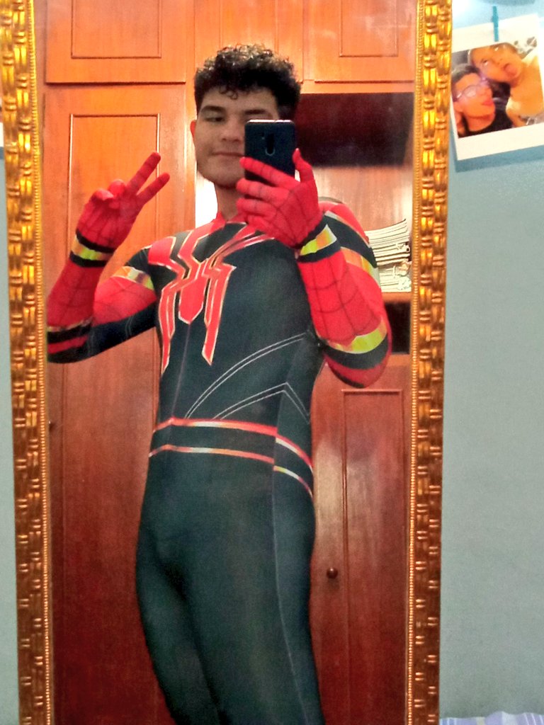 sxlerjp's tweet photo. fodasi é meu aniversário (balões subindo no perfil ihul 🥳 https://t.co/EkOyzFqHO7