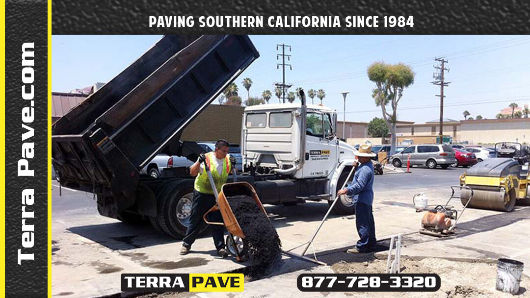 TerraPaveInc's tweet photo. ⭐ Teamwork!
📲 Call today for your free commercial evaluation (877) 728-3320
🦺 #TerraPaveInc Paving #SoCal since 1984. https://t.co/0k89oyvJgx

#asphalt #pavers #commercialpaving #supportlocal #whittier #socal https://t.co/LxT16EGmpM