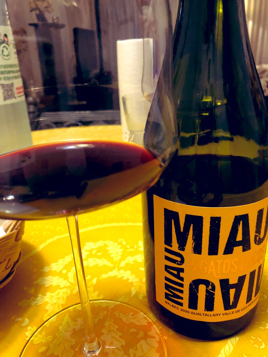 ClauPiva's tweet photo. Y faltaba probar el otro #4gatoslocos #malbec #gualtallary 2020 💪 más power más taninos más pimienta … en fin… nos encanto 😍 #winelover #wineandfriends #BuenMiércoles https://t.co/QNELtxDRO6