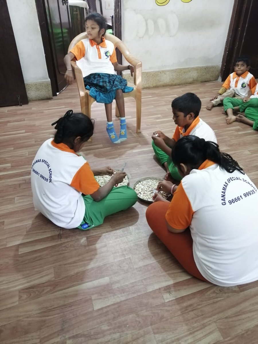 GanamasF's tweet photo. Here some traning sessions of our GANAMAS special school https://t.co/W8kB1t7J8h