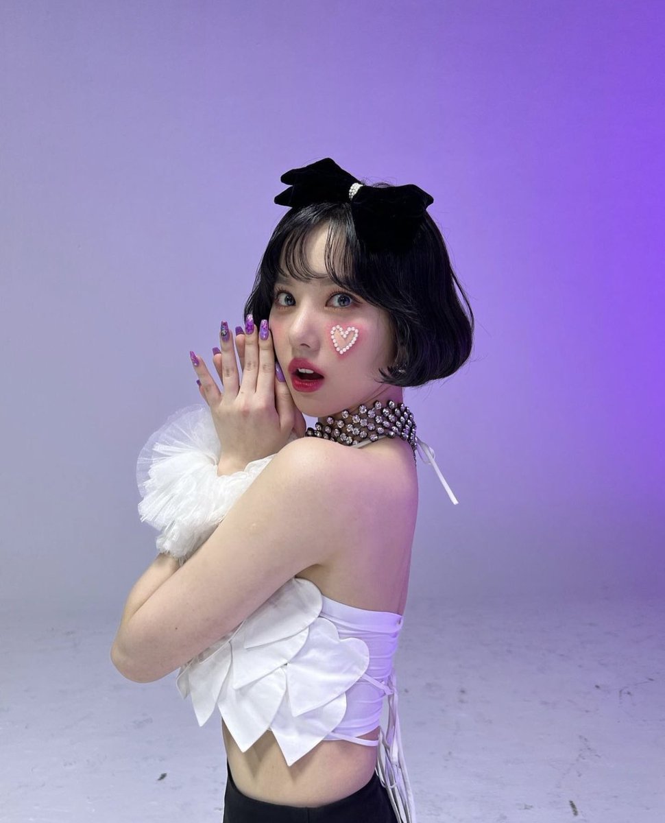 Kpopqueen10111's tweet photo. ☂️Is it just me☂️or does Eunha remind you of a..☂️bunny☂️like to me she looks like a bunny☂️no one can change my mind☂️#eunha #viviz #bunny #nochanging #likesforlike #LIKEs https://t.co/hc5pw37PIQ