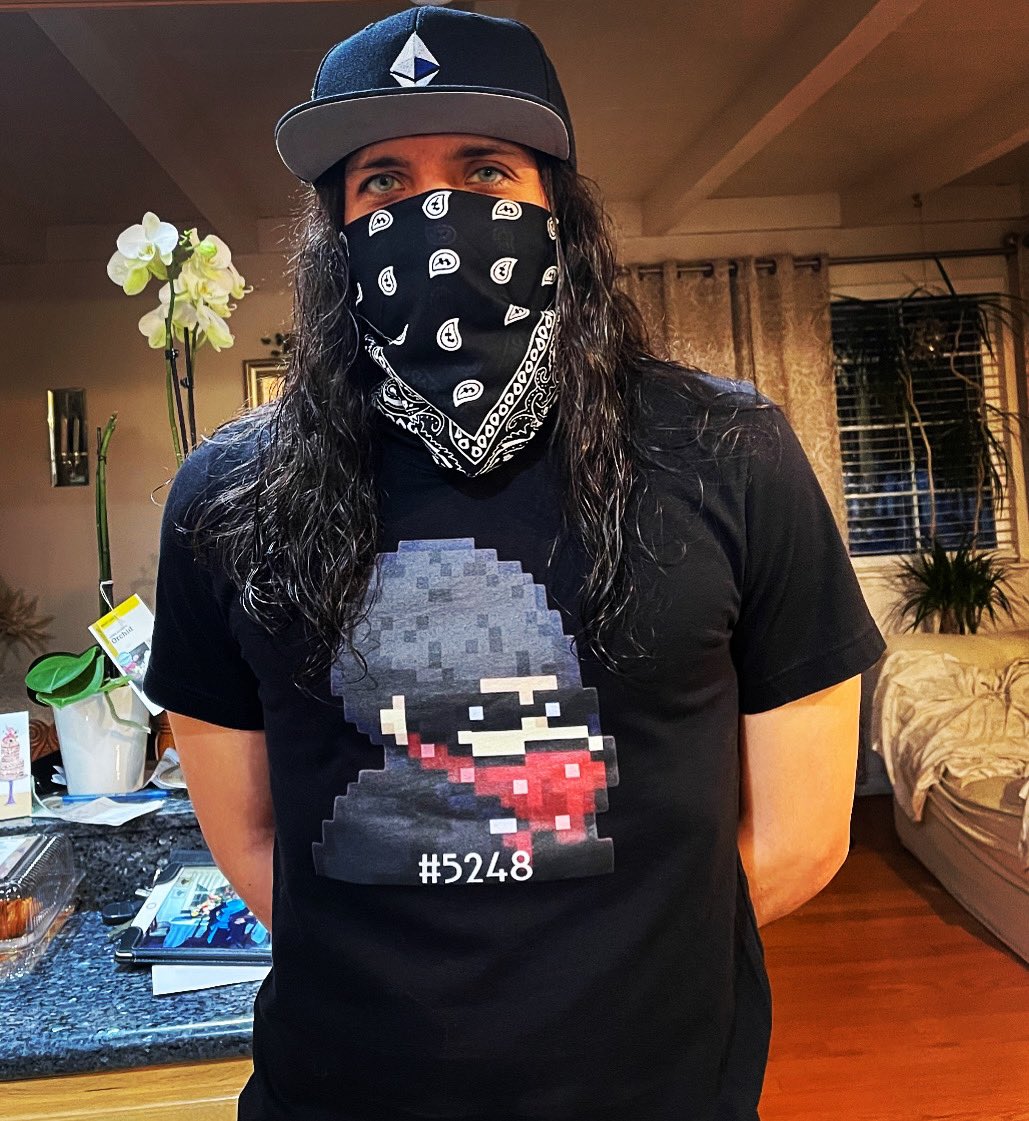 E_Rok510's tweet photo. Rockin my @SmolBrainsNFT shirt that just came in. Thanks to @SmolThreads for the dope shirt! Reppin this everywhere I go! #smolbrains #bandanagang #Eeeeeeeeeeeee https://t.co/QicEfSko5n