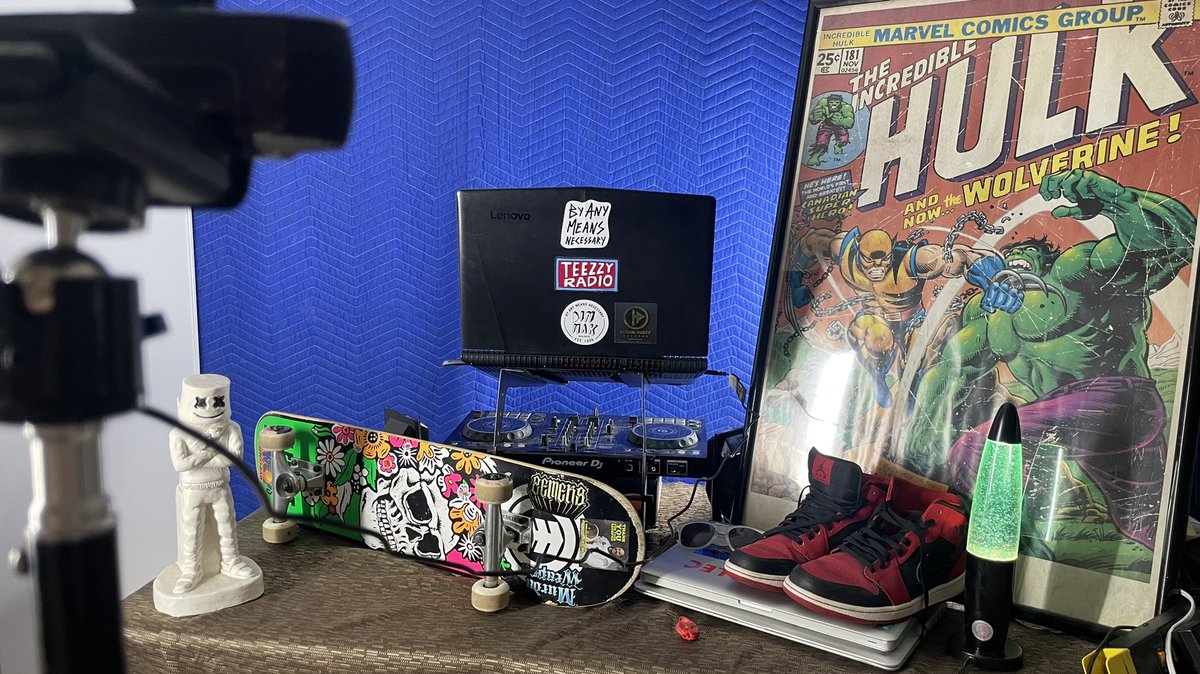 VirtualKickz's tweet photo. Doing things a little bit different tonight 📺 https://t.co/KTtvg7ux09