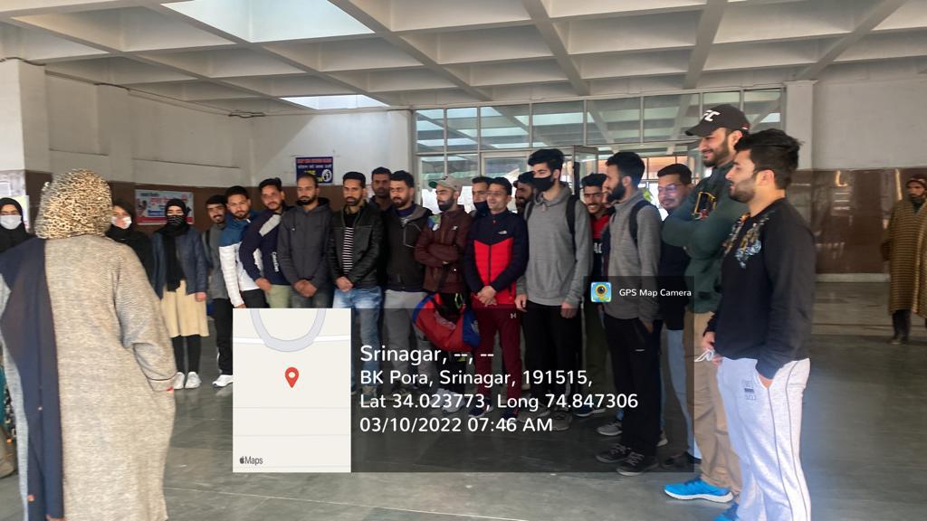 Silatindia's tweet photo. J&amp;k Pencak Silat (M&amp;W) flagged off at Nowgam station prior to participation in Sr National Pencak Silat C'ship 2021 at GHG Khalsa College Ludhiana from 11-14 Mar
Thanks to energetic Secy Sports council @nuzhatjehangir 
@ianuragthakur @Media_SAI @OfficeOfLGJandK @JKSportsCouncil https://t.co/s29bD7zUKD
