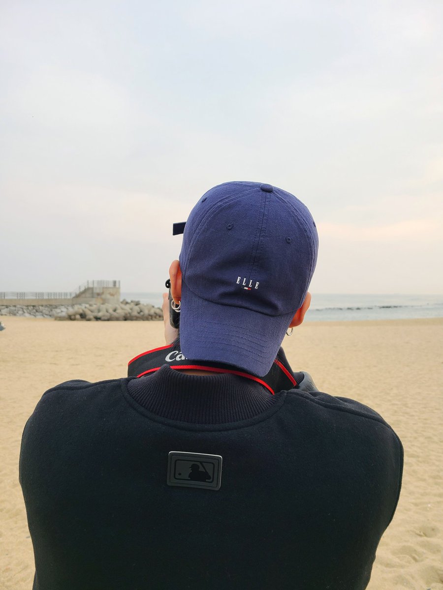 gloveswoosan's tweet photo. "im never alone and i will never be"  (우영) ♡ https://t.co/kDvHrmZjAi