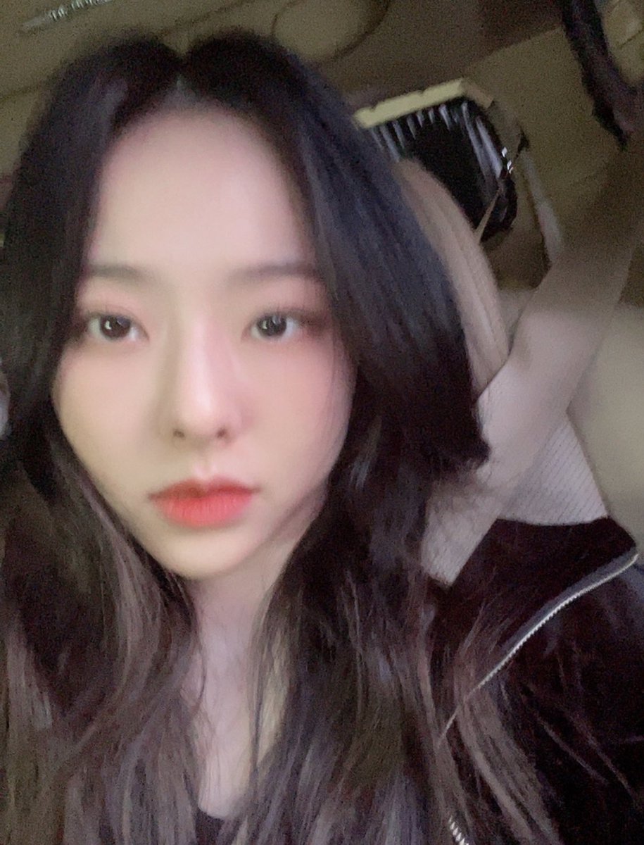 MISS VIVI FROM LOONA???