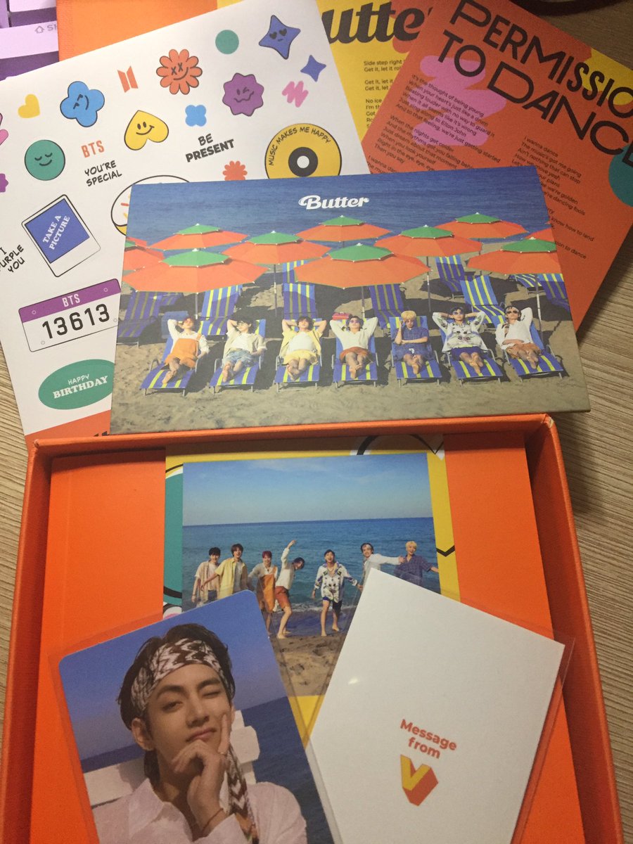 koobiescart's tweet photo. #PurpleCollectionFeedbacks
late feedback, but huhuhu just had to tweet my feedback about this shop bc 100% recommend talaga TT it was packed so well, arrived safely, and very accomodating  seller. i also got freebies! 😭 i got both pcs safe! (with pc sleeves)- https://t.co/6SOl51sXxK