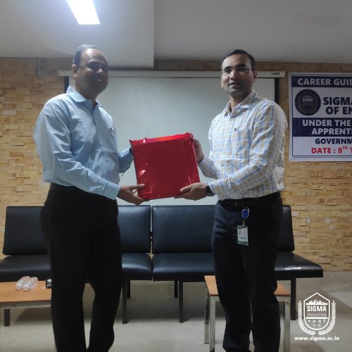 sigmauniindia's tweet photo. On March 9, a session on 'Embedded System & IoT' was presented by Dr. Devang Shah, Principal, KJIT, Savali @Kjitsavli as a part of the #Career #Guidance Program under the Board of #Apprenticeship #Training (Western Region).
#SigmaInstitutes #SigmaEDU #SigmaEvents https://t.co/roYcyzHSEY