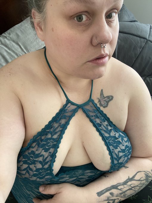 Camgirl Nell Atlas @ https://t.co/spPvpbFnrs  💚 30  💚 NSFW/NO MINORS 💚 Custom Videos starting @ $15 💚