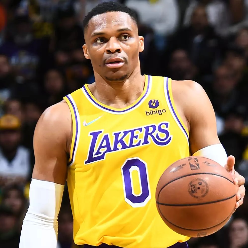 TheHoopCentral's tweet photo. Russell Westbrook tonight:

30 Points
8 Rebounds
6 Assists
52% FG https://t.co/ib0Eejgpd5