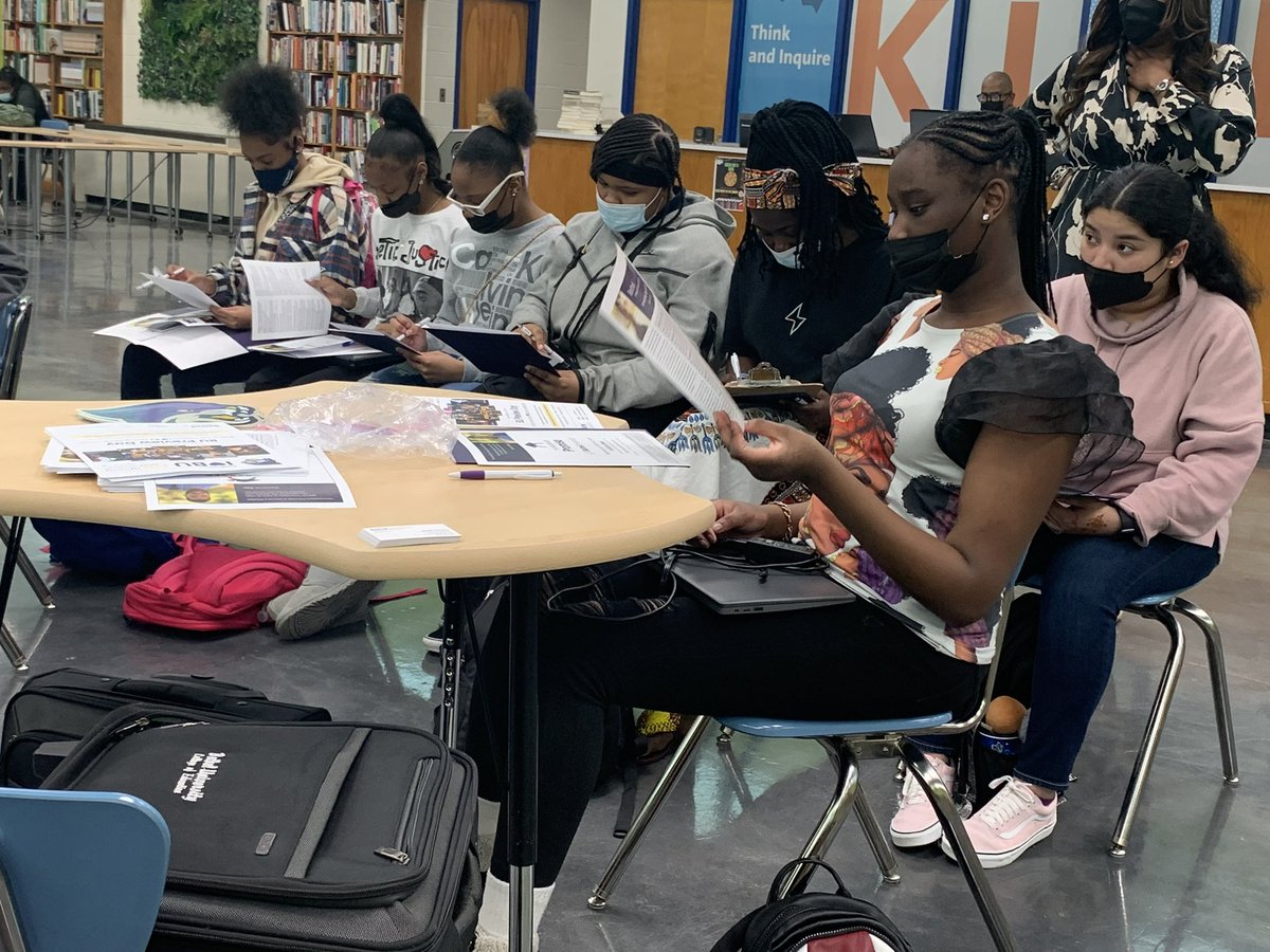 KimDurham1908's tweet image. KIPP Memphis Collegiate High students and parents are gearing up for Dual Enrollment! @AntonioMBurt @BUdualenroll #KIPPMemphis #BacktoBasics #KIPPForward #ToandThrough