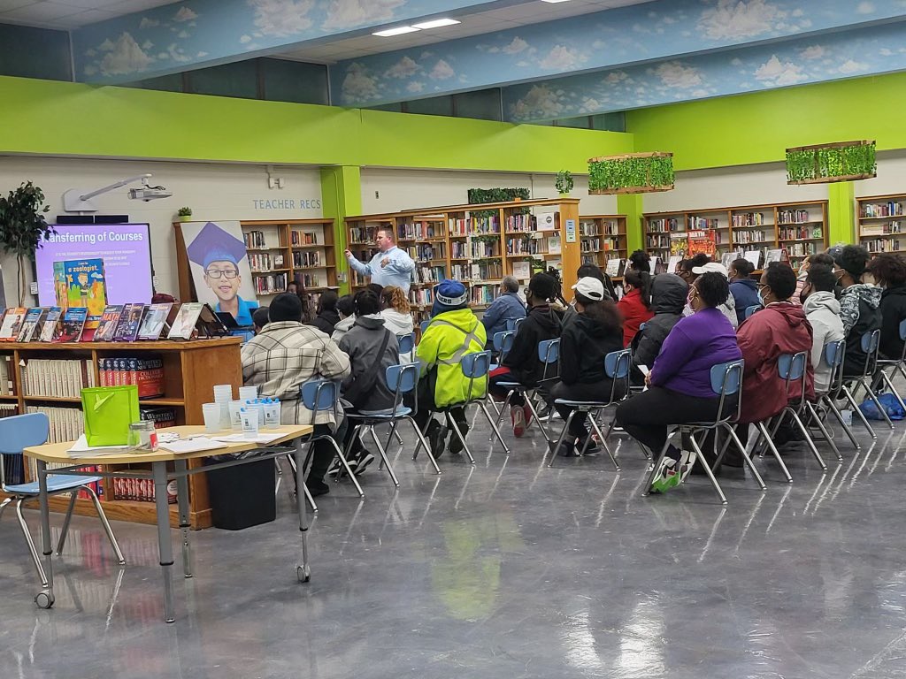 KimDurham1908's tweet image. KIPP Memphis Collegiate High students and parents are gearing up for Dual Enrollment! @AntonioMBurt @BUdualenroll #KIPPMemphis #BacktoBasics #KIPPForward #ToandThrough