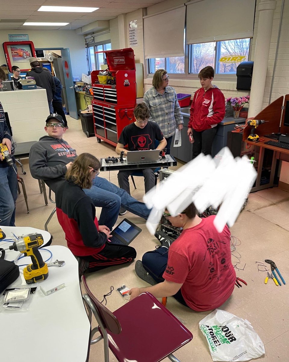Today we had members from the foundation for Dubuque public schools visit our practice to see what we’ve been working on! We also had our yearly parent meeting!
#first #frc #firstrobotics #fll #firsttech #outreach #stem #womeninstem #frcworlds #iowafrc #iowafll #omgrobots