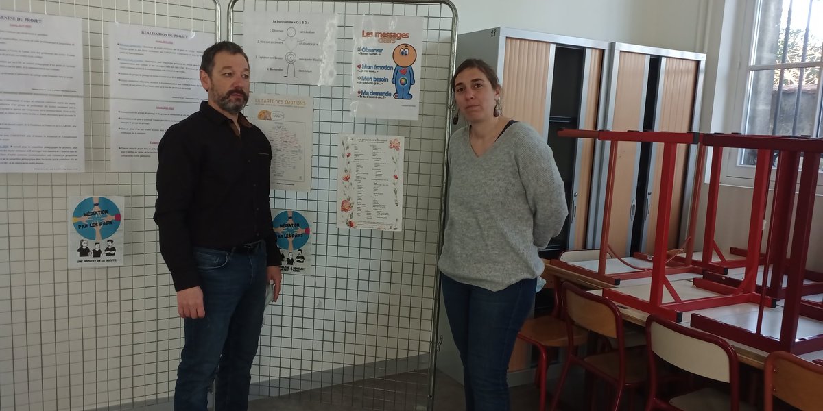 doris_chambon's tweet photo. @AmelieFaust @AcBordeaux @clgjprevert33 Présentation par les deux CPE du collège Jacques Prévert https://t.co/Wda44b22QW