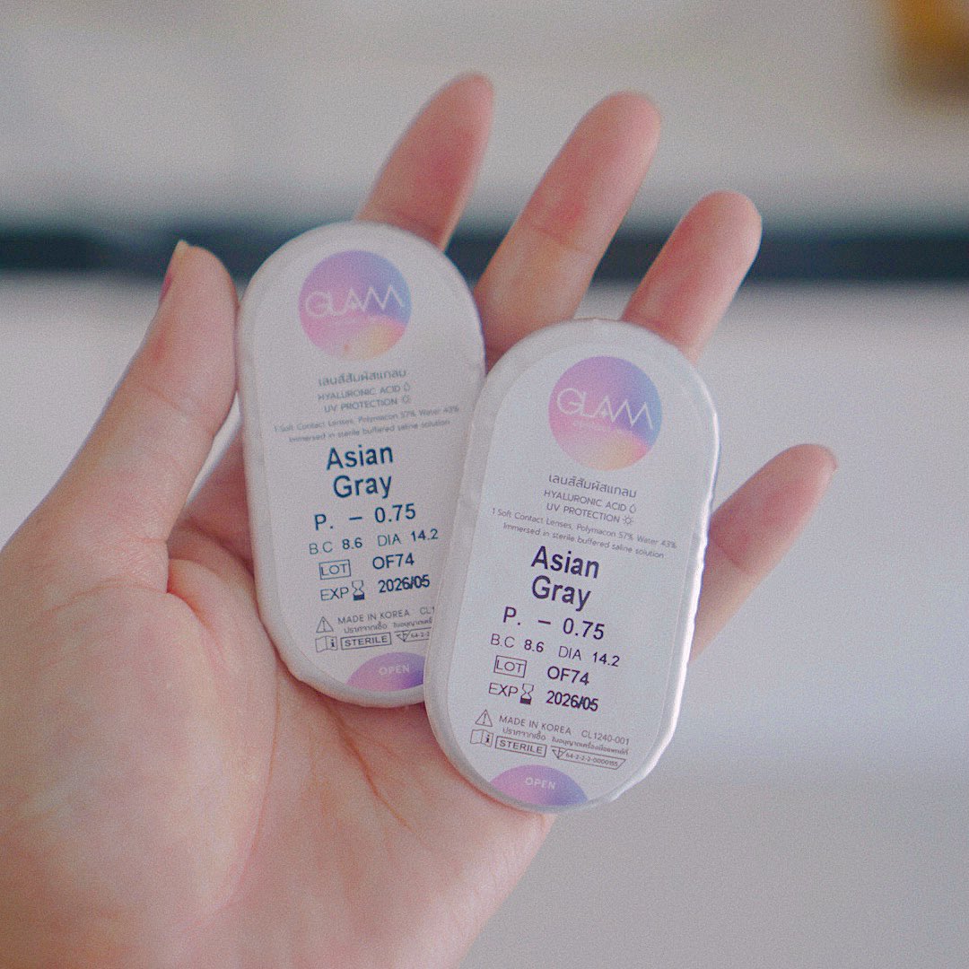 Juneliereview's tweet photo. @Glamcontactlens กรี๊ดดด สีนี้นัวมาก คอนแทคเลนส์ ‘เลนส์ไฮยาลูลอน’ ใส่สบาย ไม่เคืองตา จูนใส่สี Asian Gray สีเทาไม่โป๊ะเลย ใครกลัวการใส่สีเทาแล้วเลนส์ลอย แนะนำรุ่นนี้ ค่าสาย -0.75 ชัดแจ๋ว แบบนี้แบบรายเดือนนะ ใครสนใจไปหาตำกันได้ แค่แพ็กเกจก็กรี๊ดแล้ว #lookglam #hyaluroncontactlens https://t.co/brH827SO4S