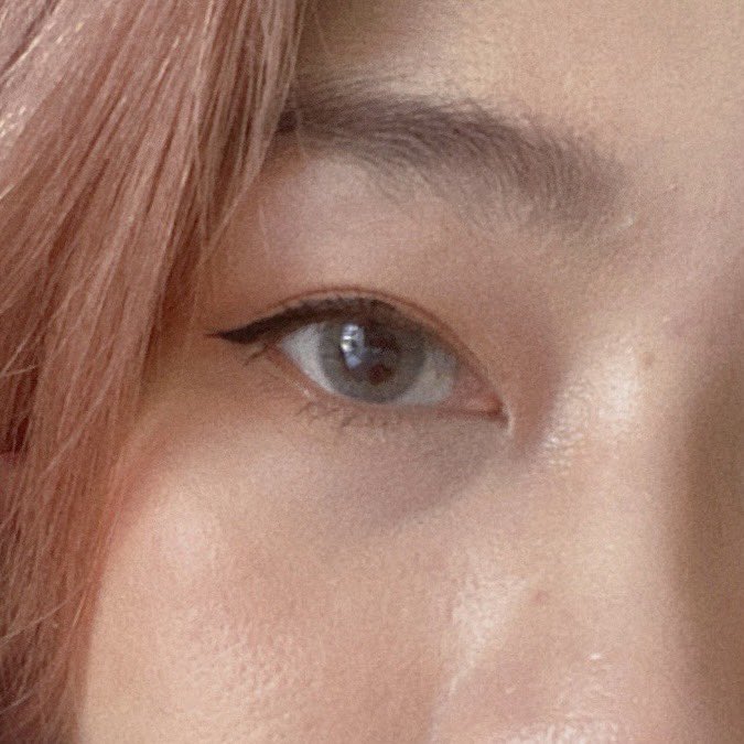 Juneliereview's tweet photo. @Glamcontactlens กรี๊ดดด สีนี้นัวมาก คอนแทคเลนส์ ‘เลนส์ไฮยาลูลอน’ ใส่สบาย ไม่เคืองตา จูนใส่สี Asian Gray สีเทาไม่โป๊ะเลย ใครกลัวการใส่สีเทาแล้วเลนส์ลอย แนะนำรุ่นนี้ ค่าสาย -0.75 ชัดแจ๋ว แบบนี้แบบรายเดือนนะ ใครสนใจไปหาตำกันได้ แค่แพ็กเกจก็กรี๊ดแล้ว #lookglam #hyaluroncontactlens https://t.co/brH827SO4S