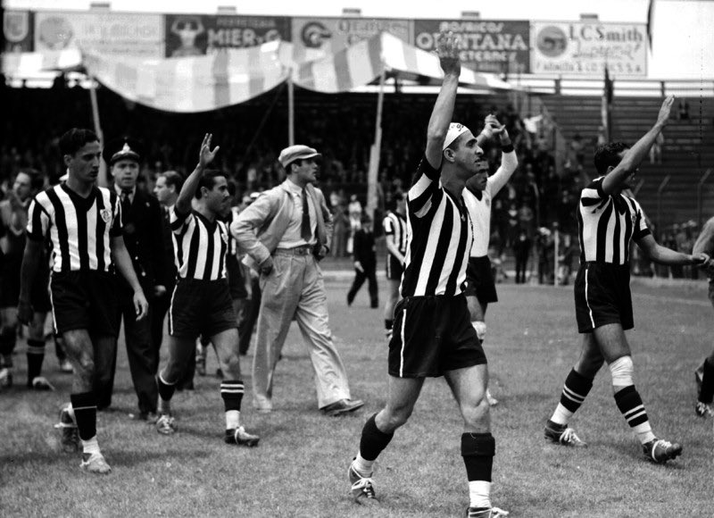 Antonio Espinosa on Twitter: "@historiafogao @UniformesSelec1 @ArchivoFutboler Botafogo en México 1936 (Parque Asturias) https://t.co/oPVsdBfVy7" / Twitter - Serie Internacional de Botafogo en México