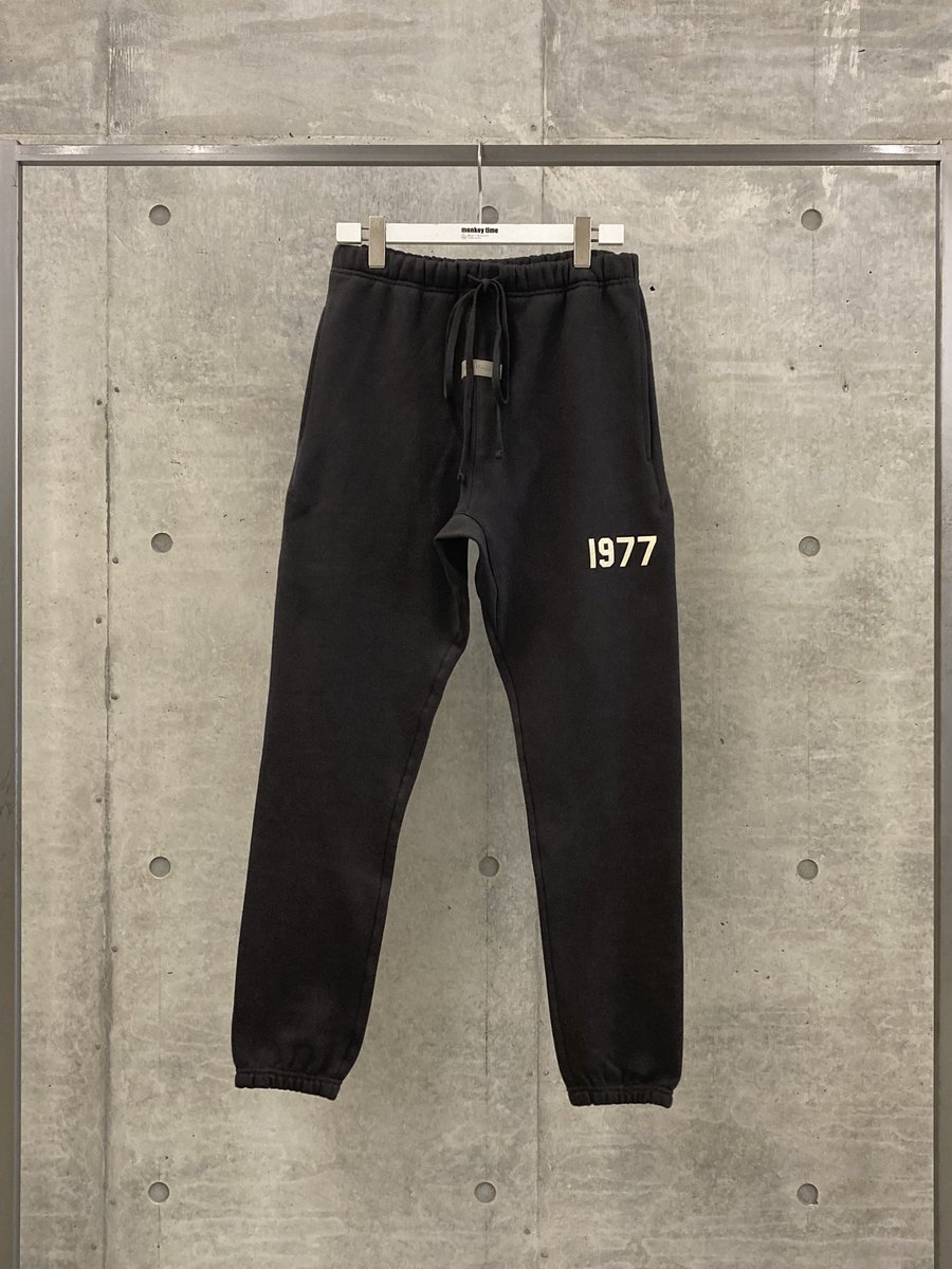 <FOG ESSENTIALS>

1977 SWT PT
color: Black
size: XS S M L
¥15,180-(tax in)

3月11日(金)より店舗発売致します。
翌日12日(土)よりお電話いただければ店舗からの通販対応可能となっております。
お気軽にお電話下さい。
℡03-5464-2773

#FOG
#FOGESSENTIALS
#ESSENTIALS
#monkeytime