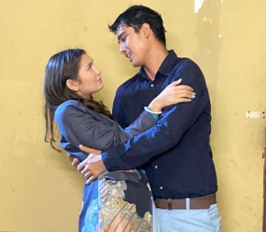 dezoenata's tweet photo. Film india baru ya ini? 🤪 https://t.co/z5DiExK7S6