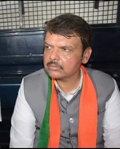TheBombayBombil's tweet photo. After Yogi Adityanath declaring his love for Muslims, Raza Murad has decided to join BJP https://t.co/sYAV6fZXp8