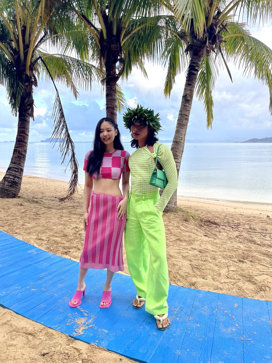 lisalareine's tweet photo. JENNIE AND BRETMAN YALL https://t.co/QcJjmzXVAg