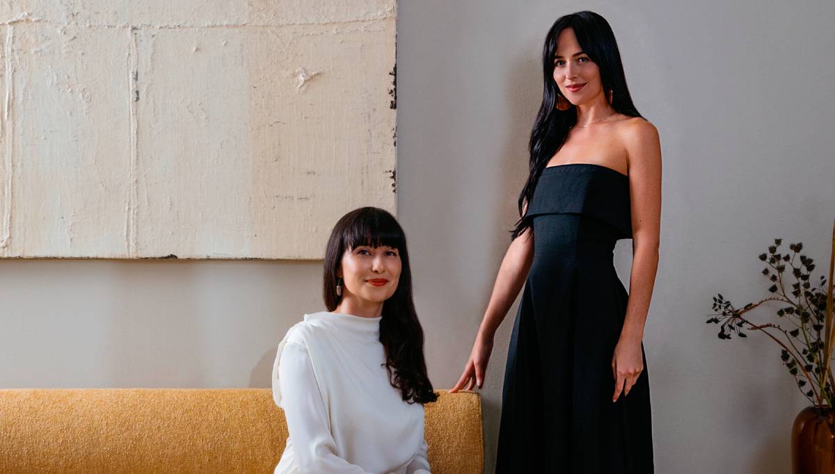 #DakotaJohnson and <a href="/getmaude/">maude</a> founder Éva Goicochea want to school you on sex and self-care: bit.ly/3tNCfiy