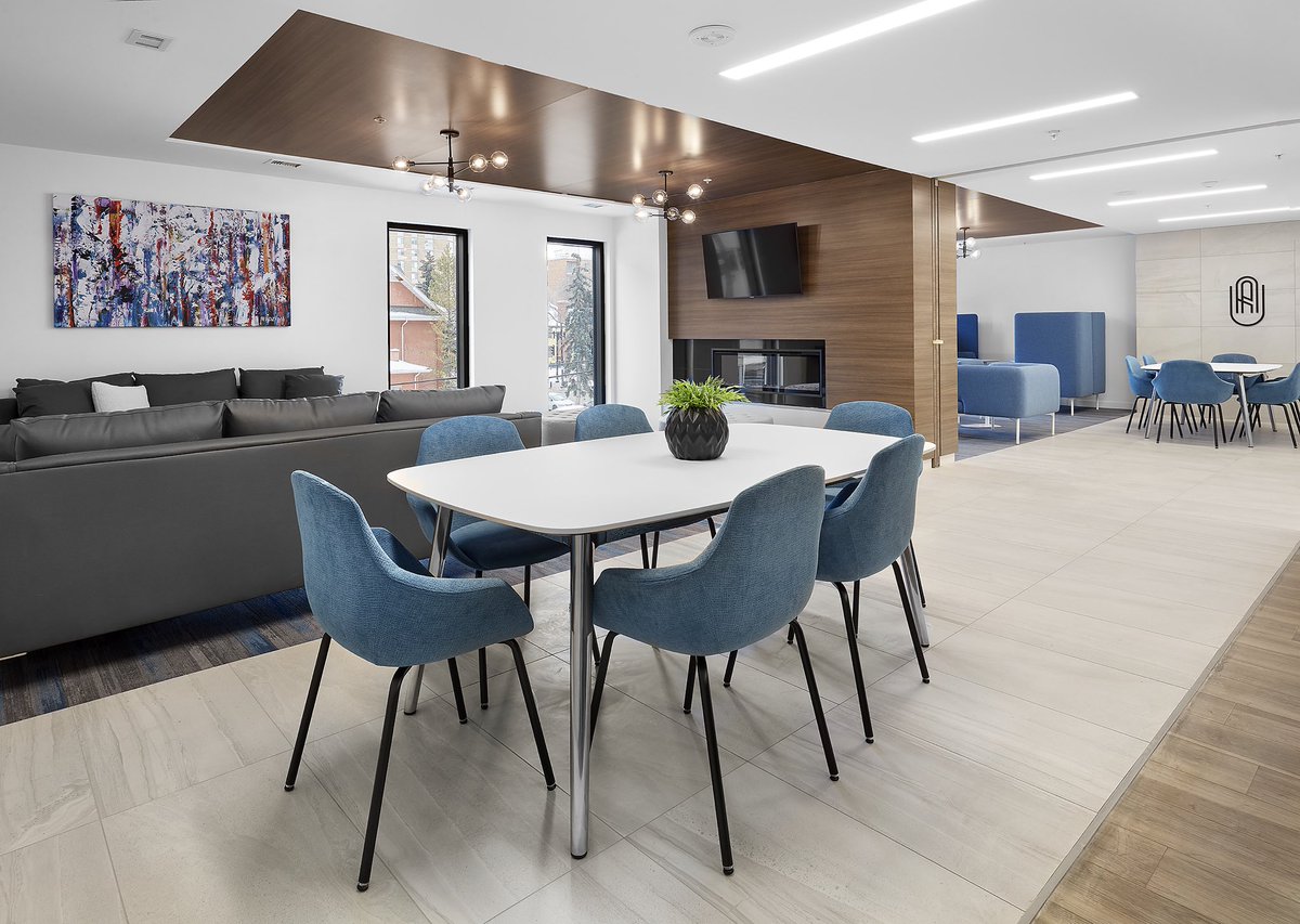 liveaugustana's tweet photo. Our 2nd floor sprawling lounge consists of 15-foot ceilings, plush seating and an oversize fireplace. 

The space features a display kitchen with sink, microwave and dishwasher, complete with dining table and chairs!

📧: rent@liveaugustana.ca 

#yeglife #edmontonlife https://t.co/85JOixWNep