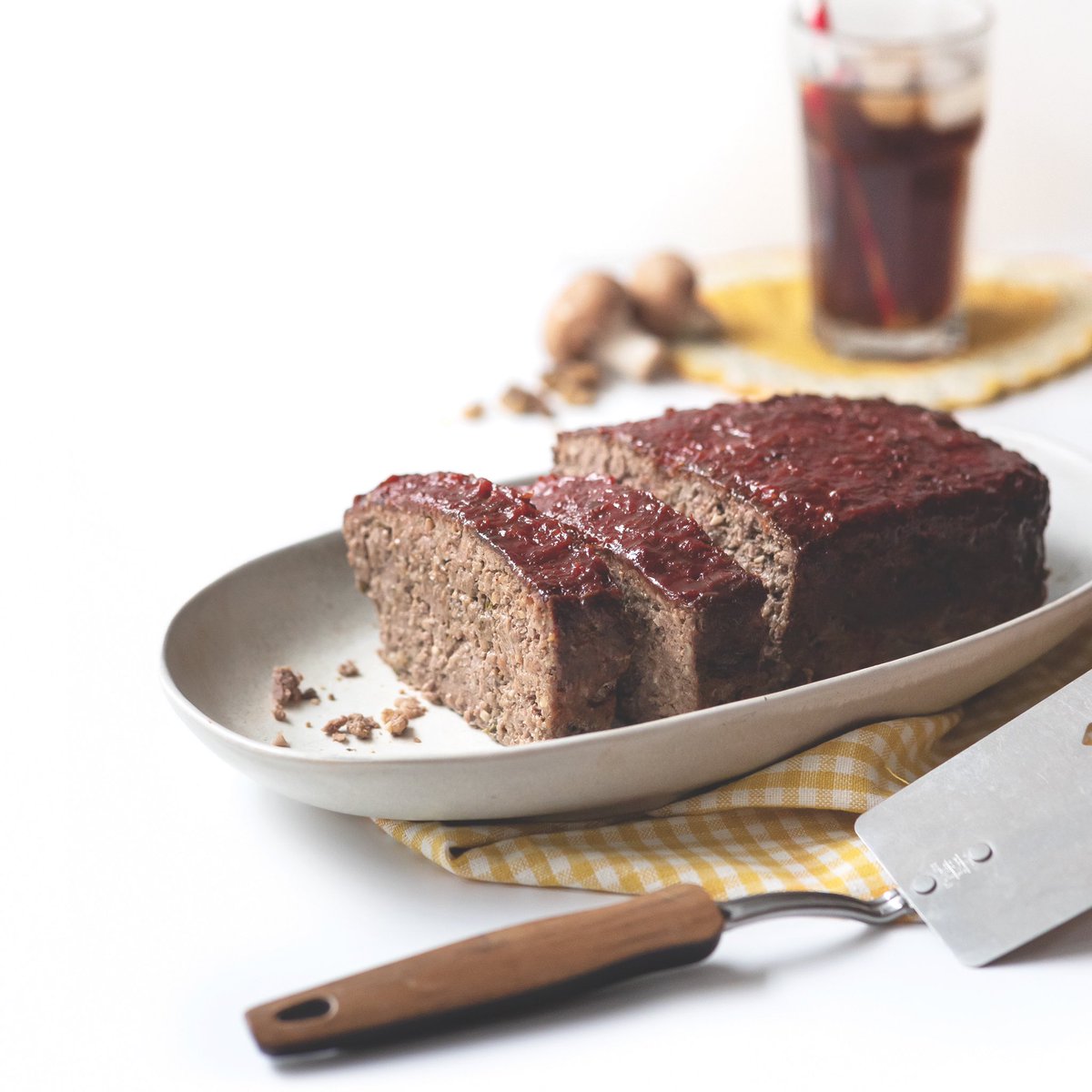 NikkiDinki's tweet photo. Meatloaf is a great dish for some veggie adds! I’m adding mushrooms to enhance the beef flavor, walnuts for a subtle, nutty crunch, and oats to bring it all together! Recipe at https://t.co/Mk4O7hBkxP! #MoreVeggiesPlease #meatloaf #veggiemeatloaf #veggietwist #meatontheside https://t.co/pfvdw5fQ4p