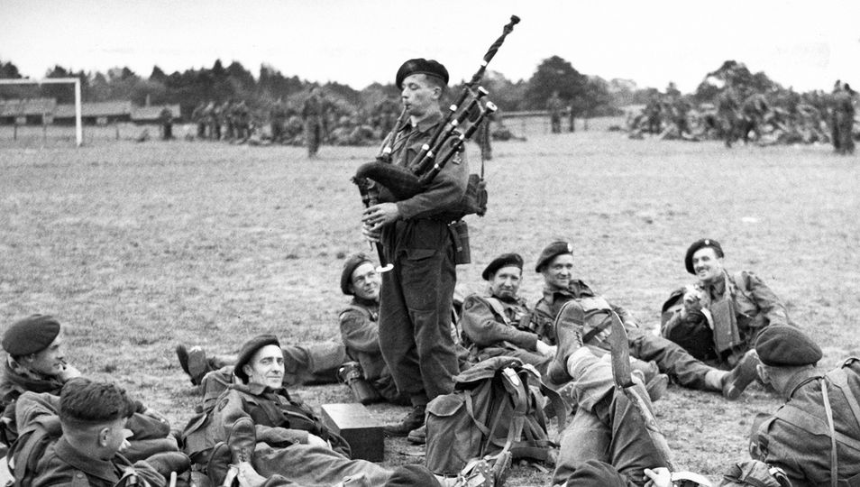 Scottish_Banner's tweet photo. Did you know #Bagpipes were originally used to scare off enemies on the battlefield? It is the only musical instrument in history that was ever deemed a weapon of war.
#InternationalBagpipeDay #ScottishBanner #LoveBagpipes #TheBanner #ScotSpirit https://t.co/DAdCdL1jPX