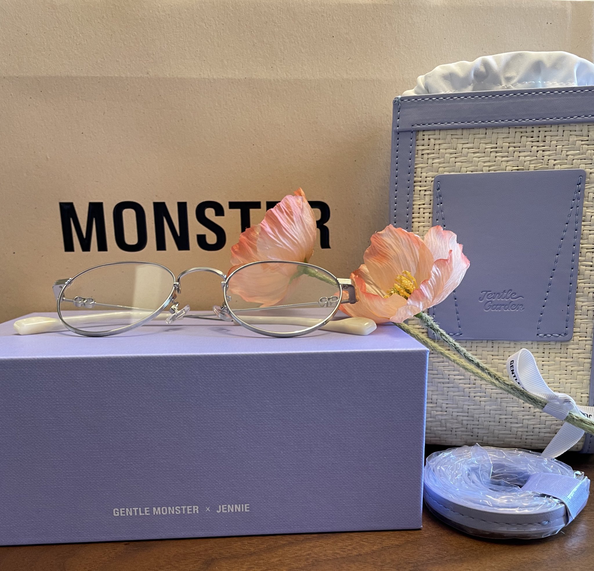 GENTLE MONSTER Flower Sunglasses for Women