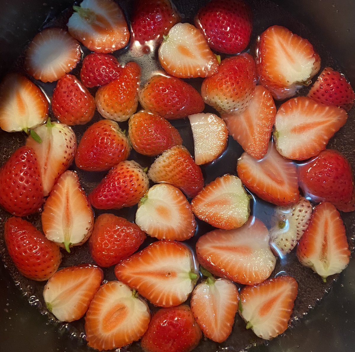 Made a strawberry syrup today to add to our house sour ale… shits fire. https://t.co/ufFk7cpACV