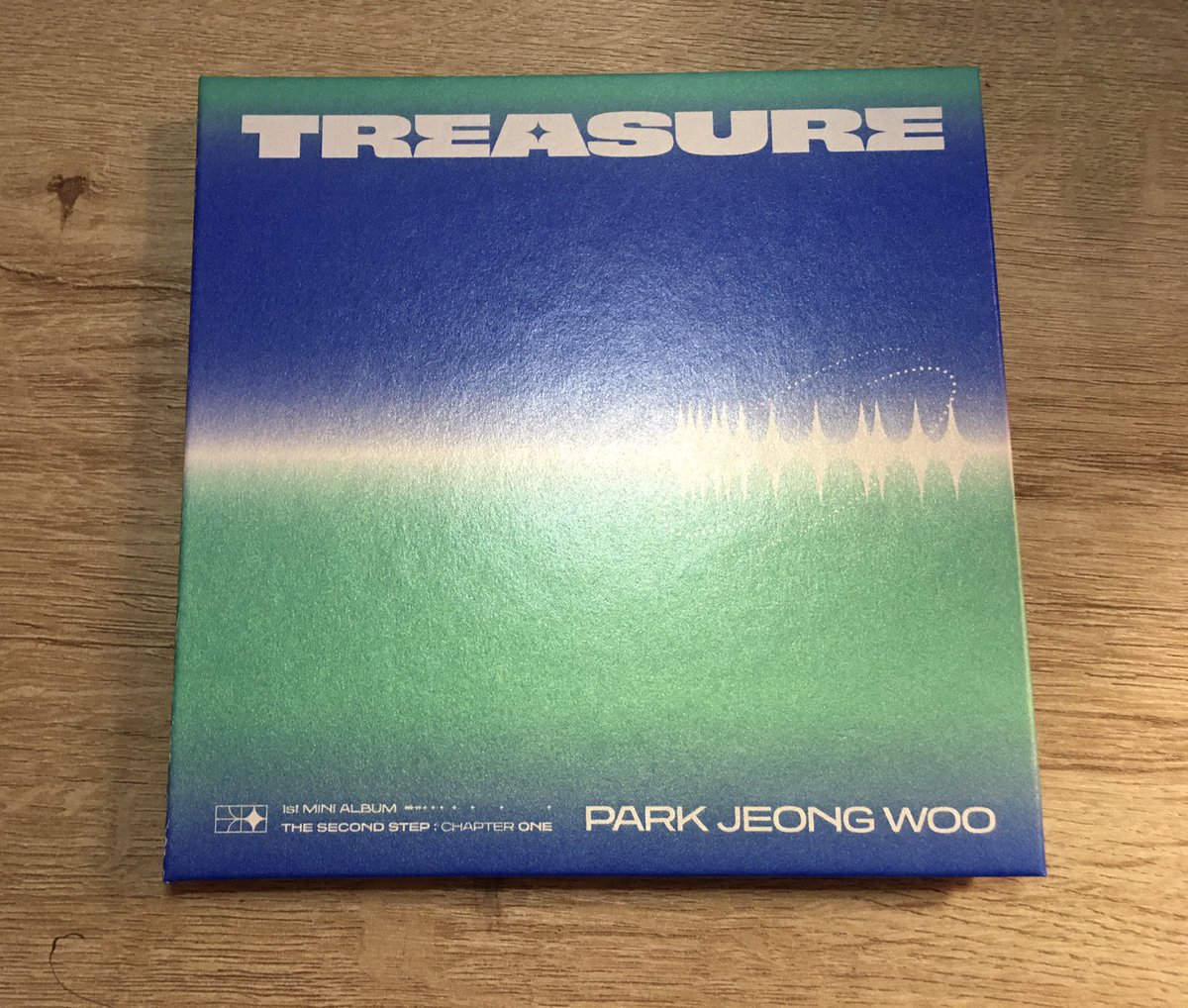 beauruwoo's tweet photo. My album arrived today! Thank you @HoarderPH for the fast transaction. Umuwi si Jeongwoo! 😭 https://t.co/iAufn1ZdaQ