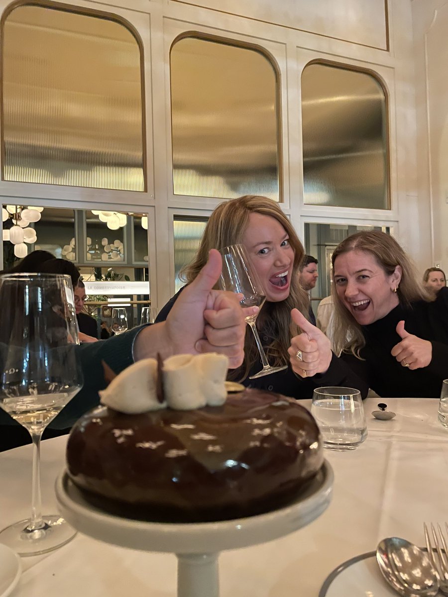 jesshasen's tweet photo. Love this @PerkinsCoie_ESS all star team, love to stuff all the food into my face https://t.co/u4Bl37rJfr