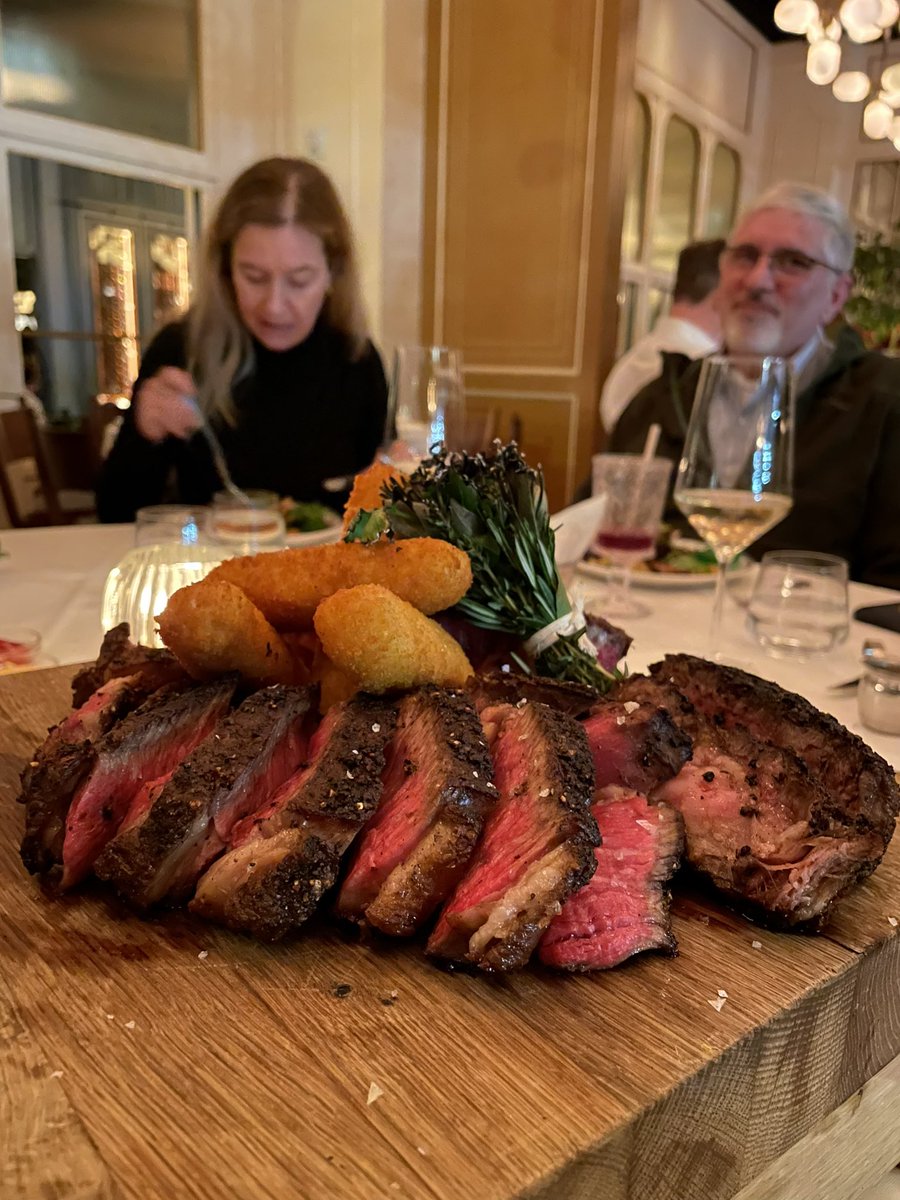 jesshasen's tweet photo. Love this @PerkinsCoie_ESS all star team, love to stuff all the food into my face https://t.co/u4Bl37rJfr