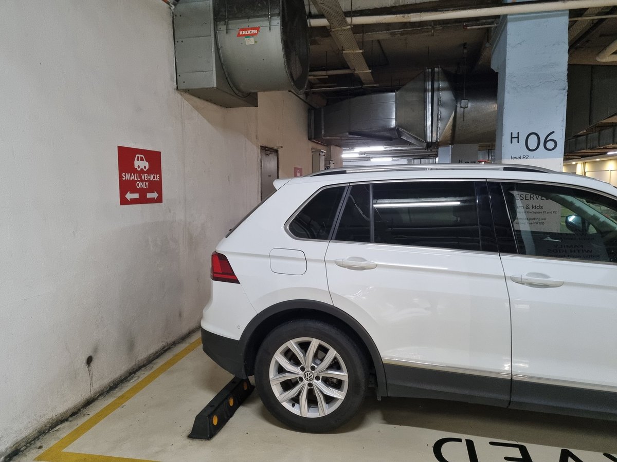 arasyid92's tweet photo. VW Tiguan is a small vehicle. Facts https://t.co/TZfjkBemCe