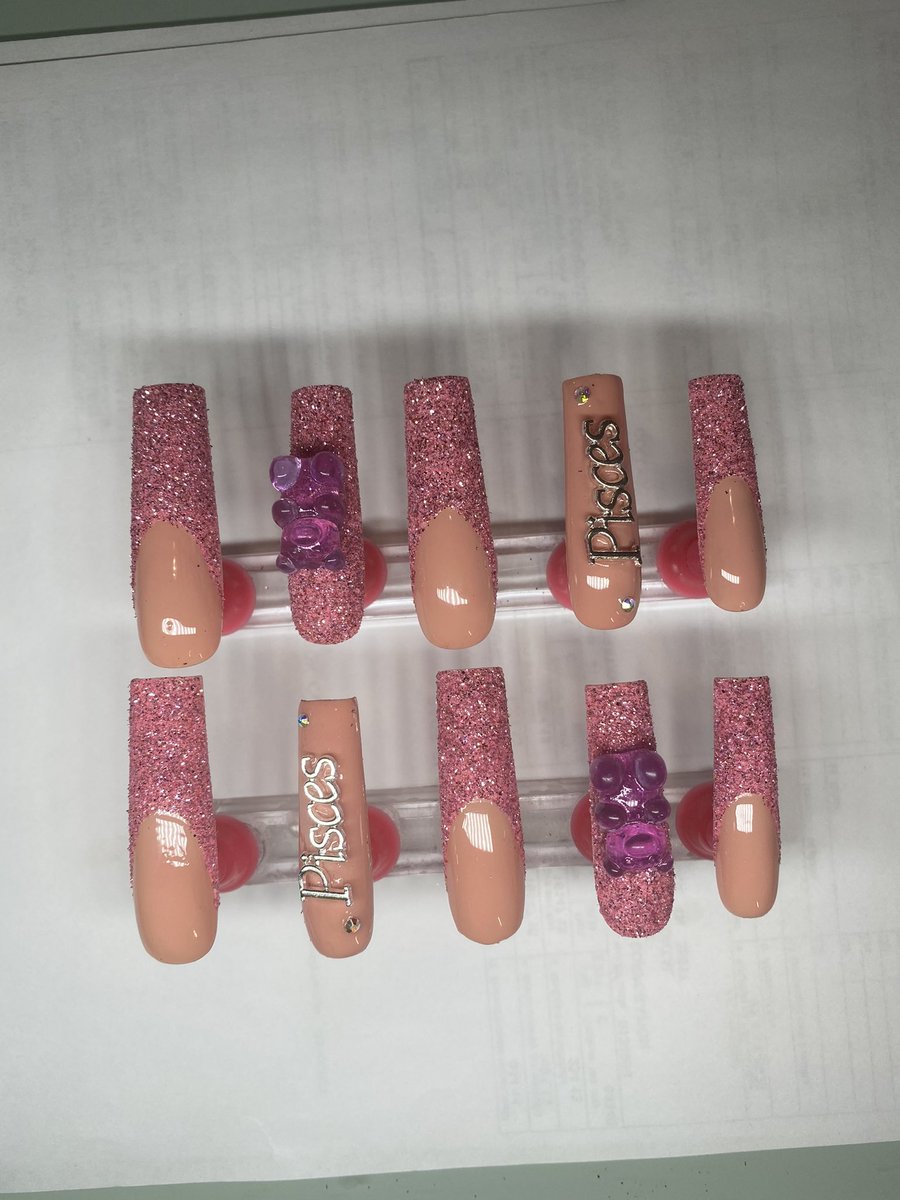 zadaija1's tweet photo. Please don’t forget that I’m that girl when it comes to nails💕💰 https://t.co/ebuTtP4iaQ