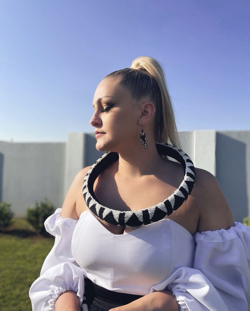 METROFMSA's tweet photo. #CelebCatchUp : @moflavadj Chats to multi-award winning musician @Hollyreymusic on her upcoming acoustic project, new track #AnotherExistence ft DJ Mshega, her move from Durban to Joburg and so much more.
TheMorningFlava
@moflavadj @owenhannie @melbala https://t.co/pPcQtN66oR