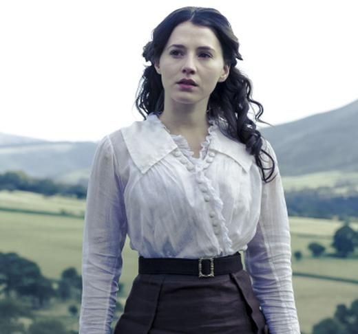 ofthestorm_'s tweet image. ⠀⠀⠀⠀⠀⠀⠀⠀⠀⠀⠀⠀𝐘𝐨𝐮 𝐬𝐚𝐰 𝐡𝐞𝐫 𝐛𝐞𝐚𝐮𝐭𝐲, 𝐛𝐮𝐭 𝐧𝐨𝐭 𝐭𝐡𝐞 𝐢𝐫𝐨𝐧 𝐮𝐧𝐝𝐞𝐫𝐧𝐞𝐚𝐭𝐡.
⠀⠀⠀
⠀⠀⠀#PeakyBlindersRP  —  ♡/↻