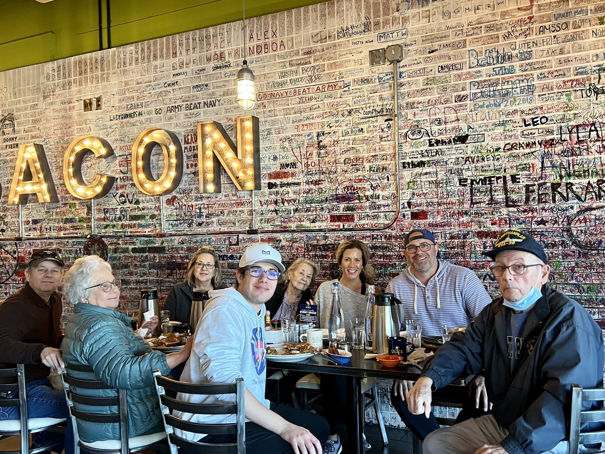 BehrmannDave's tweet photo. Happy Birthday to my one and only! Hit up a couple of our favorites today @EatatSHACK @anthoninos https://t.co/ab29lCmId9