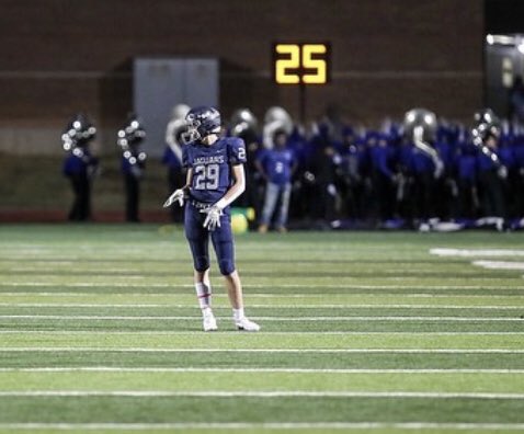 TEAM3JAGS's tweet photo. ATHLETE SPOTLIGHT 💡 @michael_draut ran a 4.43 forty yard dash today 💨. Don’t be surprised if you see Michael tossing up a slight 250 on bench tomorrow 🤐 .#Team3W #WeWillWin @bbasil01 @_BNick https://t.co/DMyzunUo0J
