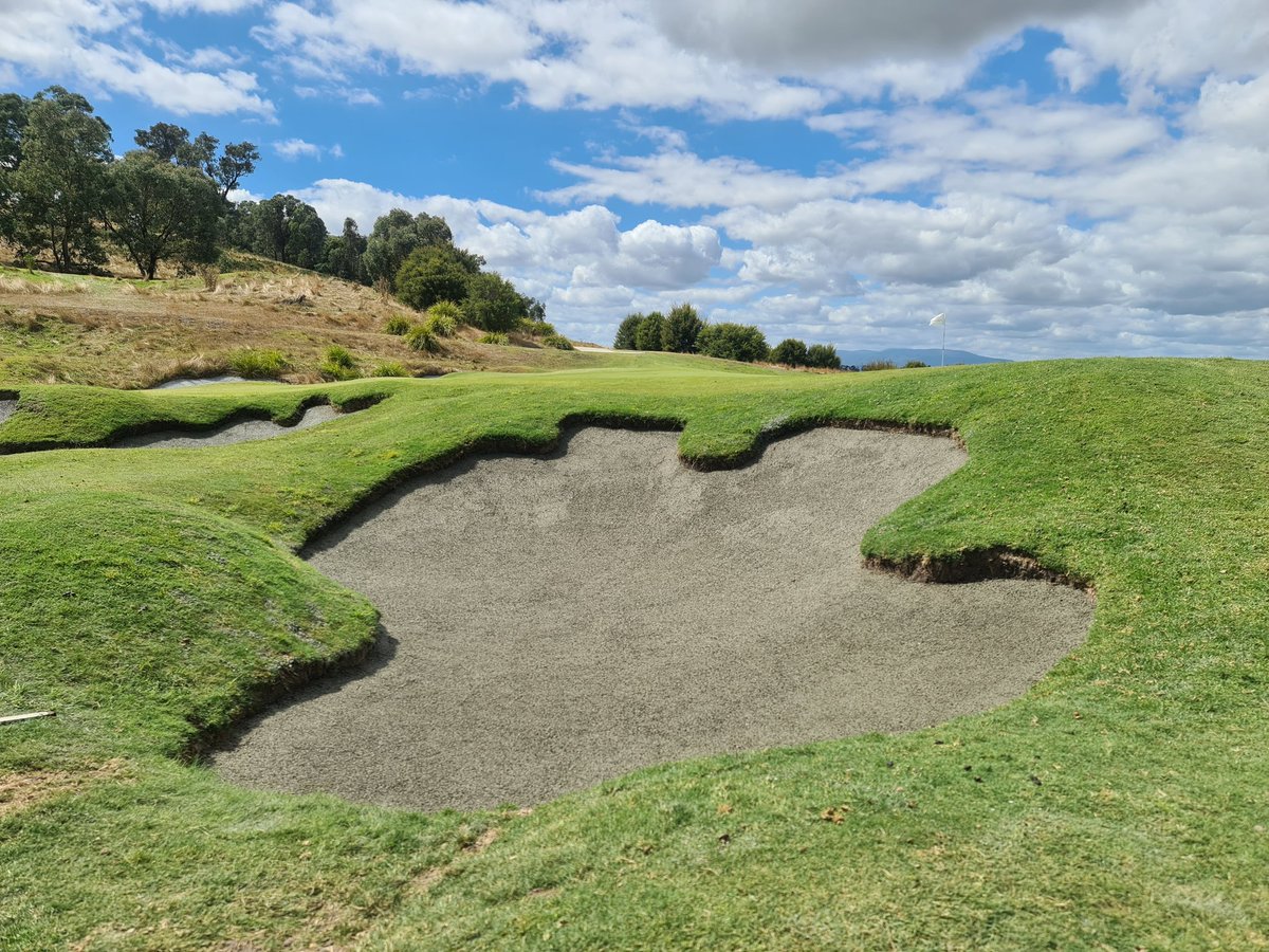 as22obrien's tweet photo. Another week in Victoria for the @GlobalTurf3 N.S.W crew. Some really unique shaped bunkers given the @CapConGolf treatment to insure they remain pristine for a long time to come. #capillaryconcrete 
#globalturfprojects
#theheritagevic https://t.co/NfFwHv5YLF