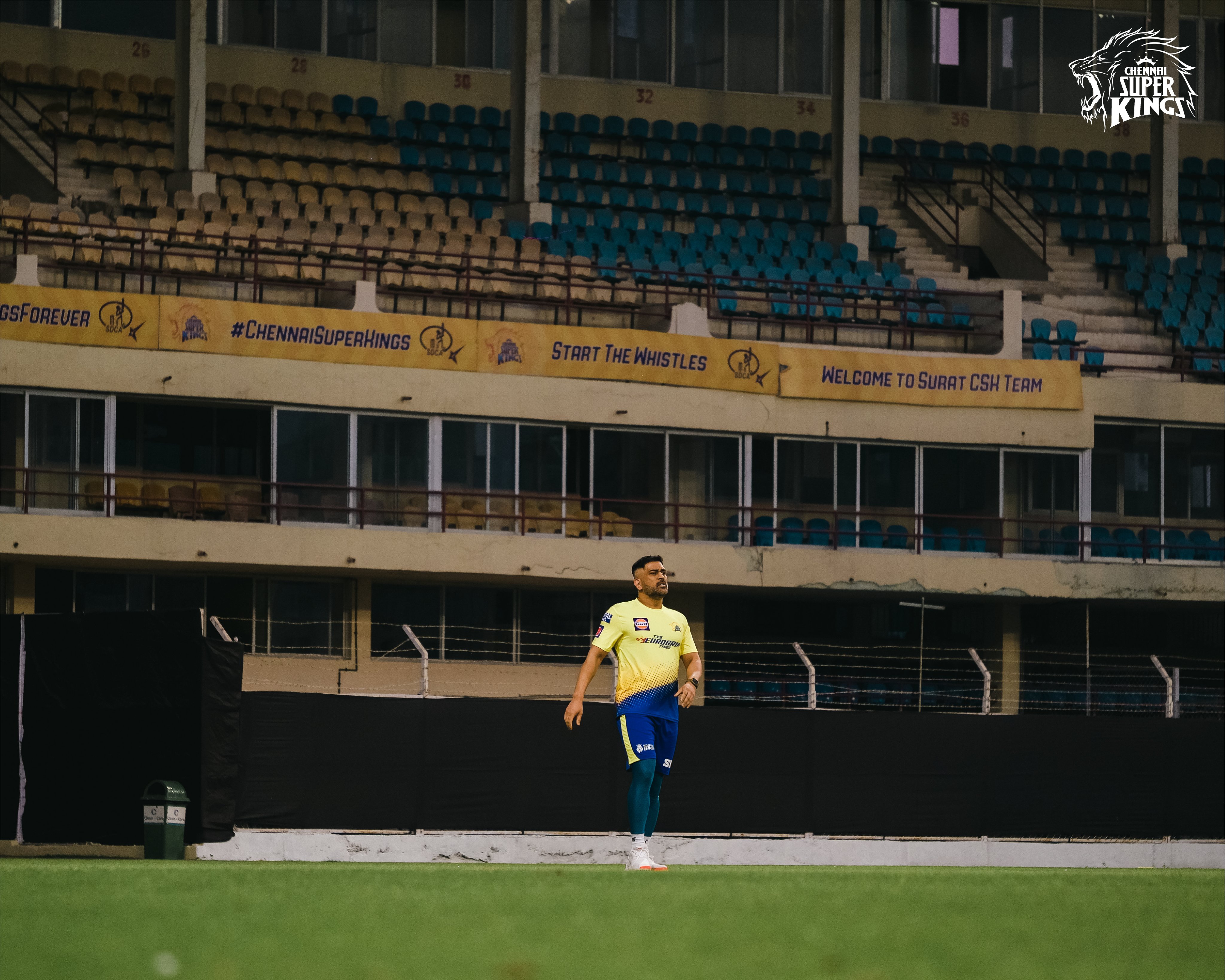IPL 2022: Captain MS Dhoni sends BIG WARNING with MASSIVE sixes in Chennai Super Kings nets - Watch video