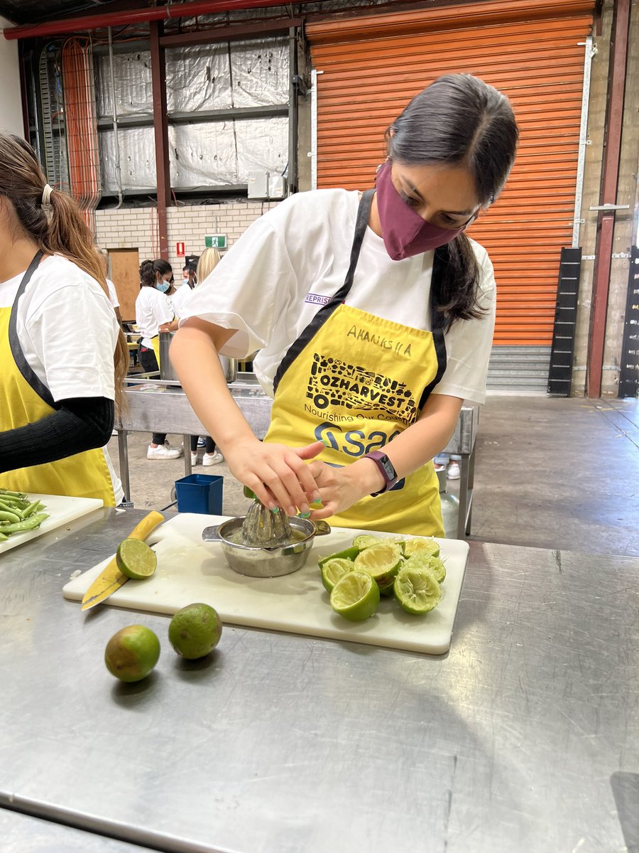ktjn's tweet photo. When life gives you lemons, squeeze’em #reprisegivesback #forceforgood #charity #joy #gift #happinessis https://t.co/HRgp1p37el