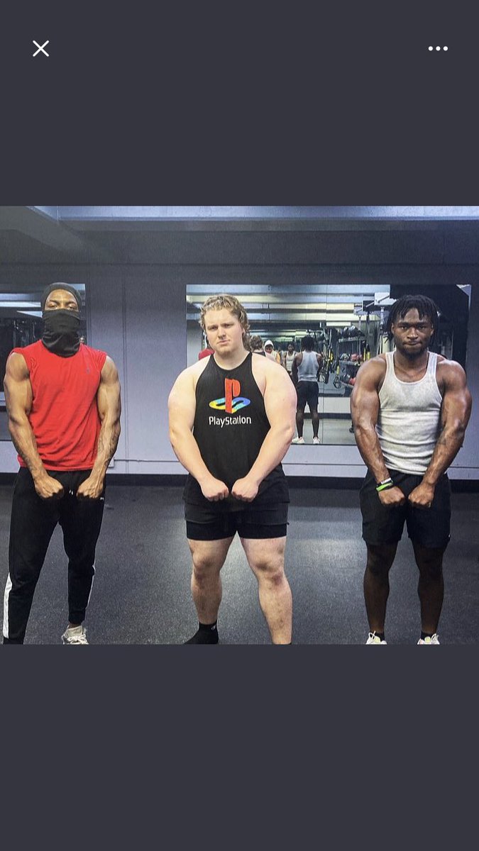 nolimitterrio2x's tweet photo. ✅ weight room is the WAY....!!🗣 https://t.co/v915KQLML6