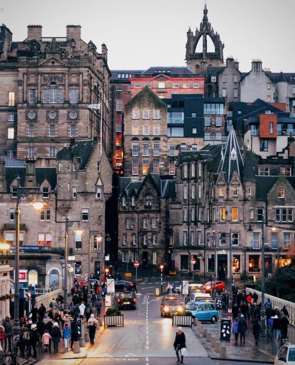 LeeStrobel's tweet photo. Edinburgh, Scotland https://t.co/9gXUpIHgXu
