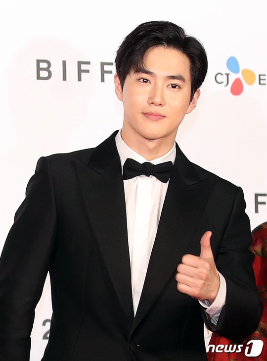 KoreanUpdates's tweet photo. #EXO #Suho reportedly will release his 2nd solo album in April. The first comeback after discharged. 

https://t.co/vYSY8UFBLY
#KoreanUpdates VF https://t.co/tiTpqzP5bE