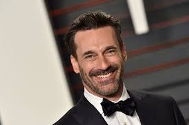 merlinpapin3's tweet photo. On souhaite un Bon Anniversaire à #JonHamm qui a 51 ans , célèbre por son rôle de #DanDraper dans la série #MadMen, voici mon TOP8 de ses films(Ordre)
Le Cas Richard Jewell
Howl
Baby Driver
Town
Sale Temps à l'Hôtel El Royal
@FredOL69007 https://t.co/vRQchFtlAu
